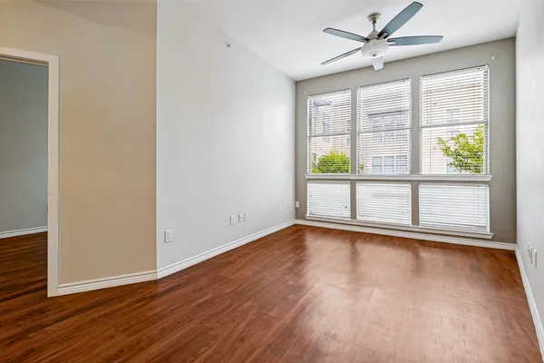 201 W LANCASTER AVE 212