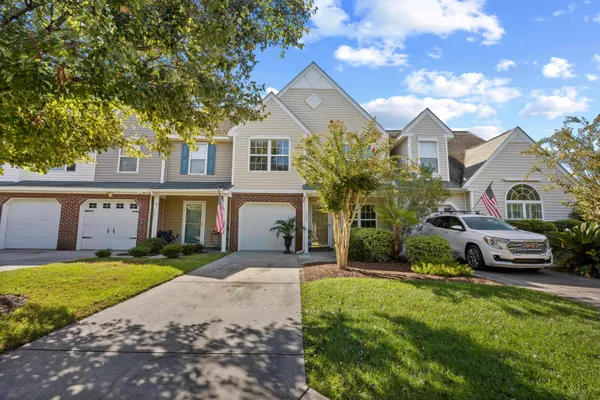 1022 WILLISTON LOOP -