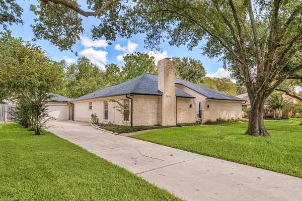 3310 MEADOWCREEK DR