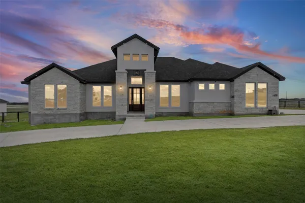 112 PIONEER DR