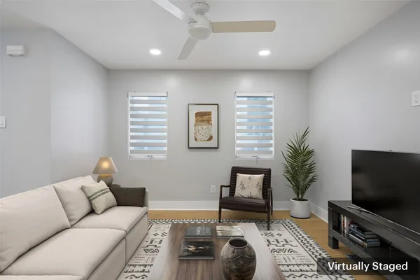 4231 TRAVIS ST 23