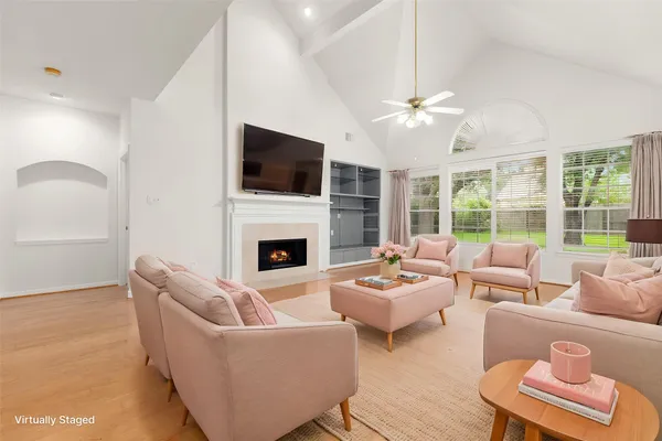 9423 WALNUT BROOK CT