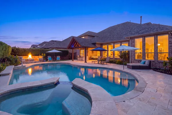 1215 BAIRD WAY