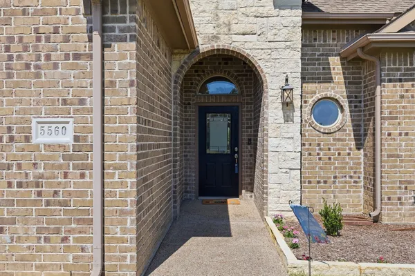5560 VIRGINIA DR