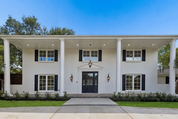 13907 CARILLON DR