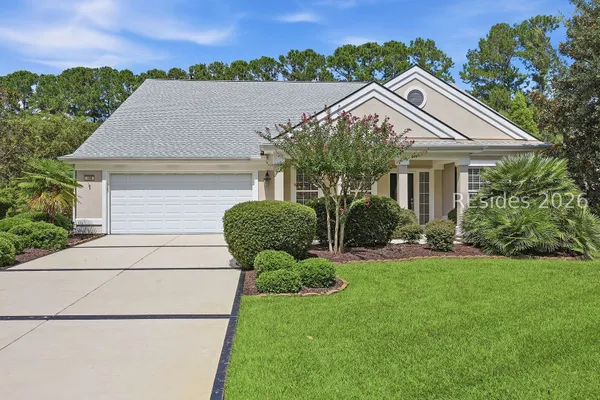 108 LANDING LN