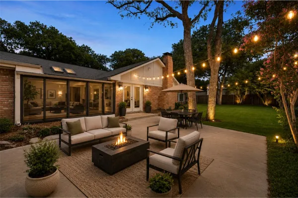 2 LAKE FOREST CT