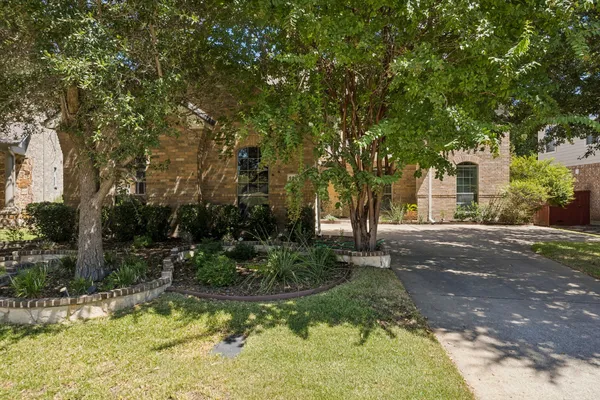 608 SADDLEHORN DR