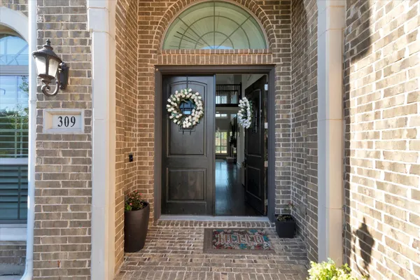309 SAINT TROPEZ DR