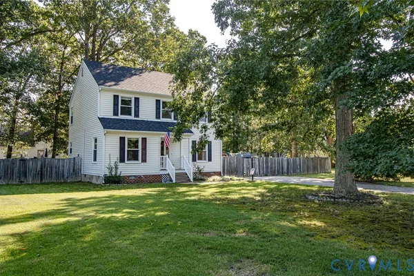 5208 FARMCREST CIR
