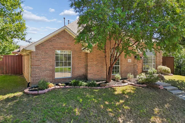 3700 MAYWOOD CT