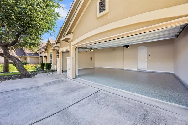 3302 MOSSY GROVE CT