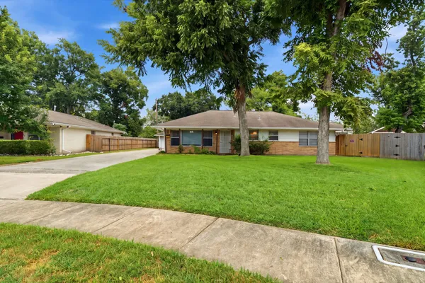 9435 SPRINGMONT DR