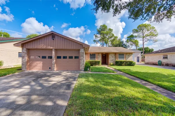 12230 MEADOWDALE DR