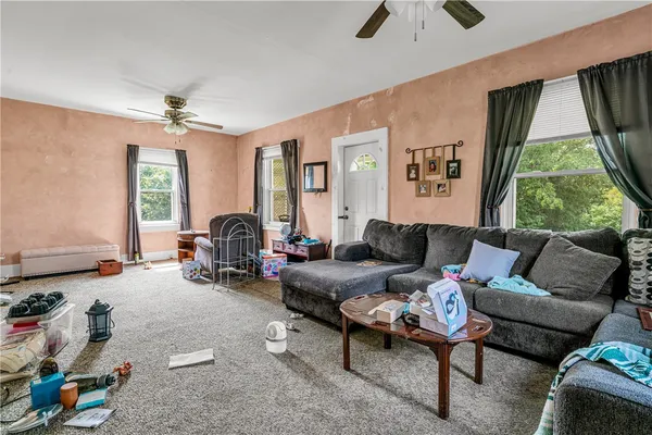 110 MONARCH AVE