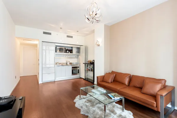 18 W 48TH ST 16E