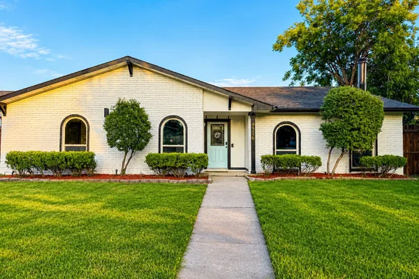 4316 WOODBLUFF DR