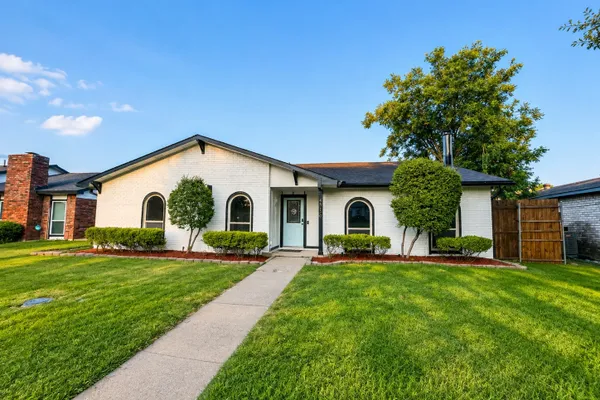 4316 WOODBLUFF DR