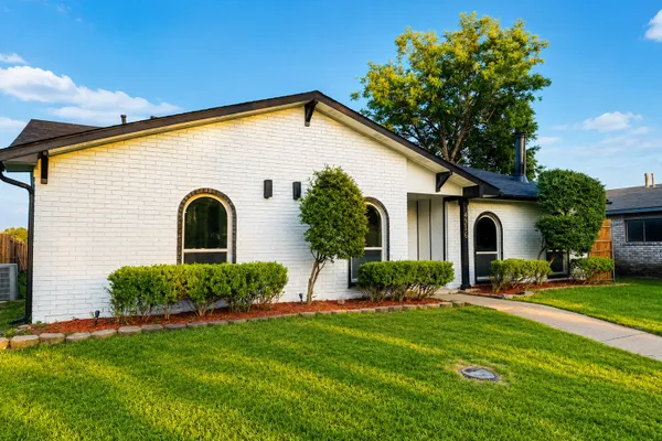4316 WOODBLUFF DR