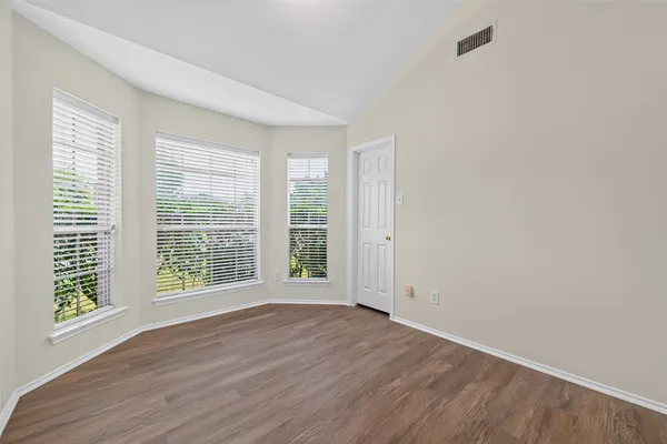 2111 LAUREL ARBOR DR
