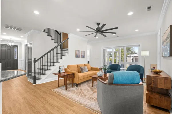 217 CHAPEL RIDGE CIR