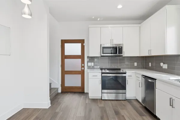 5000 LANSING DR 2