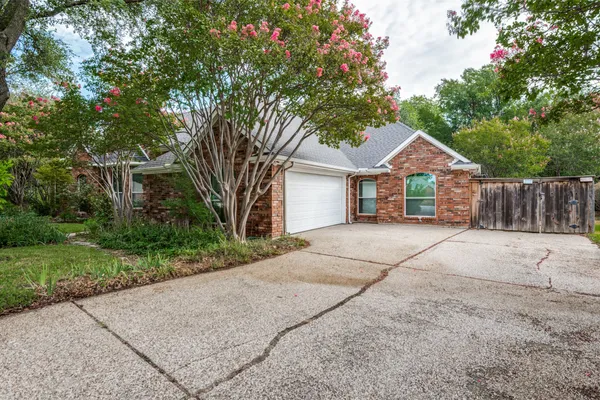 252 PLANTATION DR