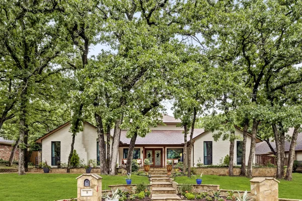 8 CYPRESS CT