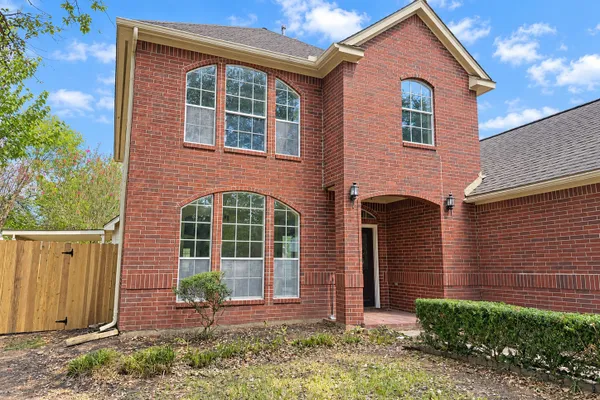 206 HARTWOOD CT