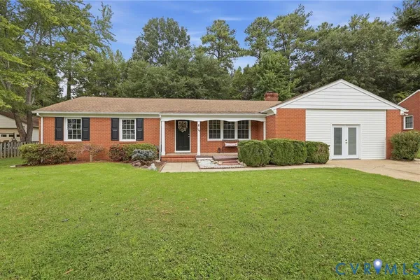 110 HAMPTON DR