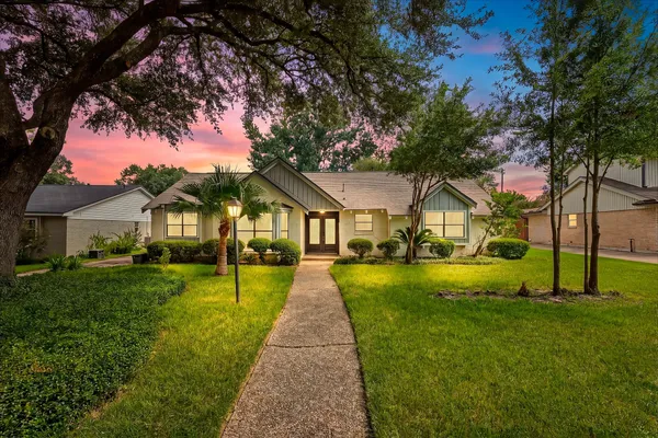12523 HONEYWOOD TRL