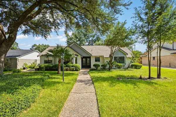 12523 HONEYWOOD TRL