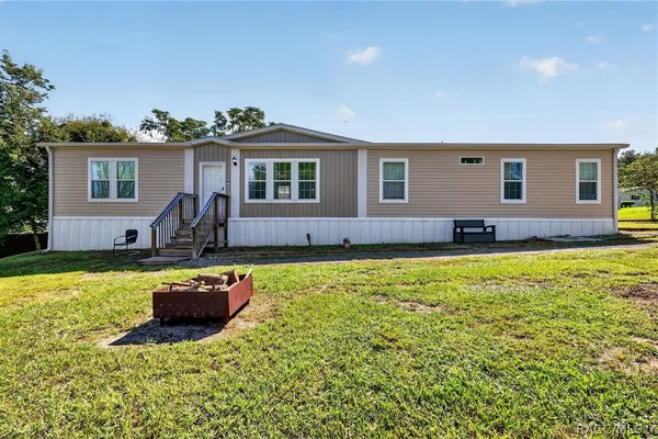 223 SKYLINE DR