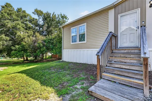 223 SKYLINE DR