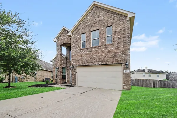 2502 FLOWING PALM LN