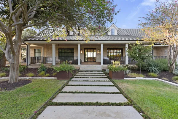 24 COUSTEAU LN