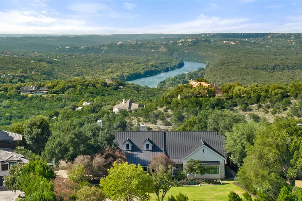 24 COUSTEAU LN