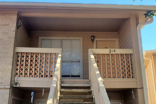 1505 WARD RD 218