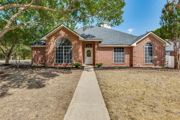 701 CARLISLE CT