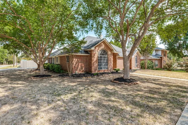 701 CARLISLE CT