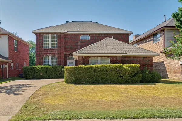 8914 GREENWOOD TRL
