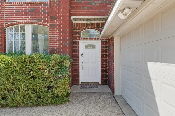 8914 GREENWOOD TRL