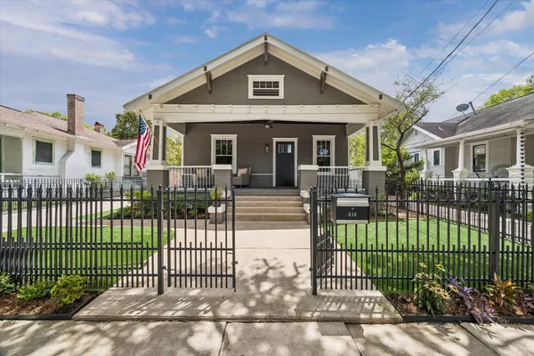 618 BAYLAND AVE