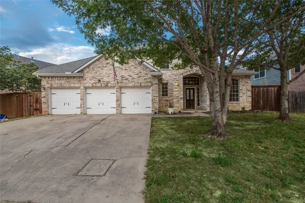 5704 WINDMERE LN