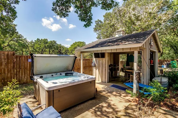 1412 RIDGECREST CIR