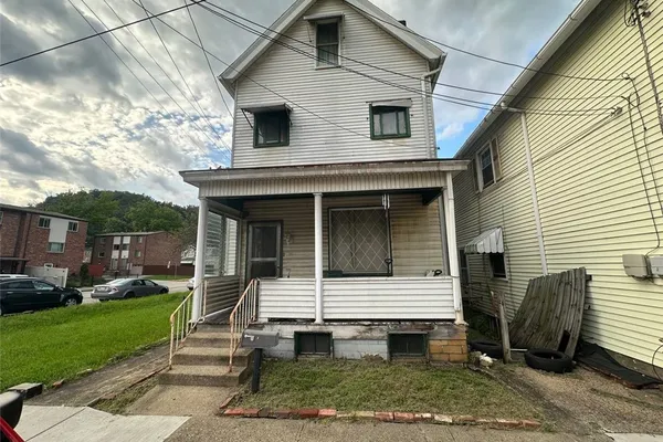 150 WATKINS AVE
