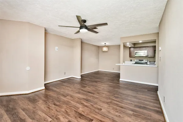 2501 GULF FWY 14A