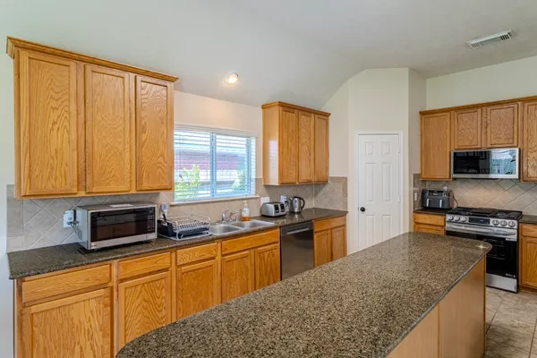 9014 CARRIAGE POINT DR