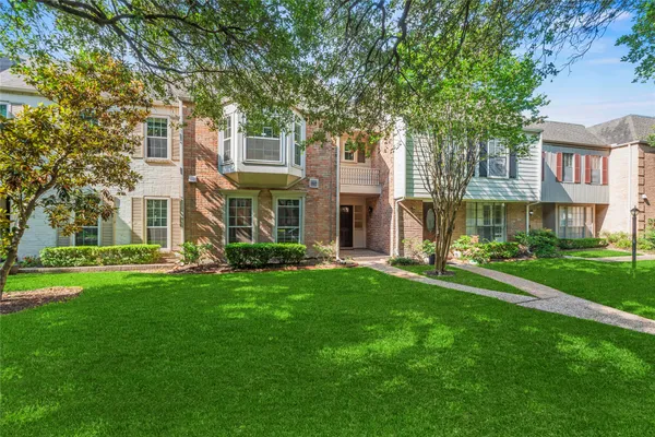 13194 TRAIL HOLLOW DR 3194