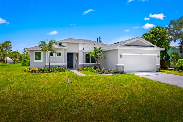 380 SW KESTOR DR